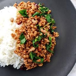 ข้าวราดกะเพราหมูสับ