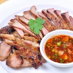 คอหมูย่างจิ้มแจ่ว