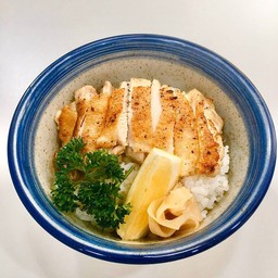ข้าวหน้าไก่ย่างเกลือ