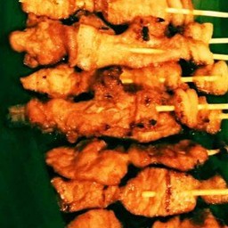 ลูกชิ้นปิ้ง  32/4 ถนนโชตนา ซอย 26 หลัง อบจ.เชียงใหม่