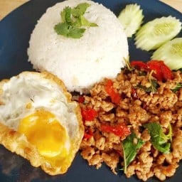 ⭐ ครัวเลาอา  กะเพรารสเด็ด 👍 Good ⭐