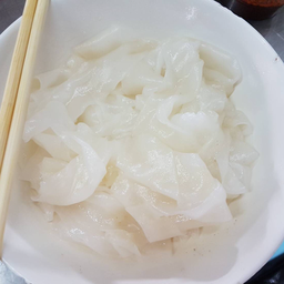 เส้นใหญ่ลวก