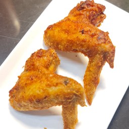 ปีกไก่ทอดกรอบนอกฉ่ำใน  1 ปีก