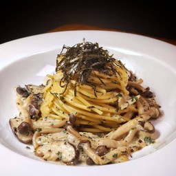 สปาเก็ตตี้ซอสมิโซะผัดเห็ดญี่ปุ่น