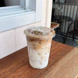 ICE LATTE (ลาเต้เย็น)