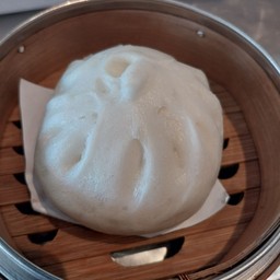 ซาลาเปาหมูสับไข่เค็มนึ่ง