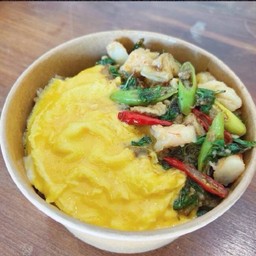 D. ข้าวกล้องไข่ข้นกะเพรากุ้ง