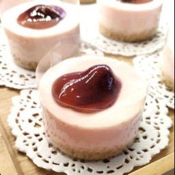 มินิชีสเค้ก สตอเบอรี่