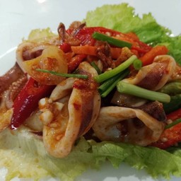 ปลาหมึกผัดพริกเผา