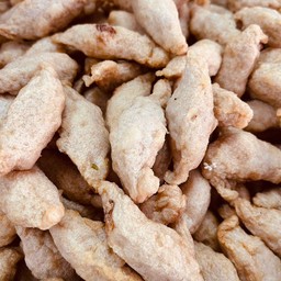 ลูกชิ้นรักบี้ทรงเครื่องทอด