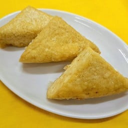 เต้าหู้ทอด ชุดละ  3  ชิ้น