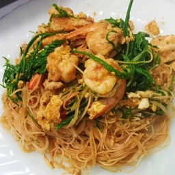 ผัดหมี่ชะอมหมูสับ+กุ้ง