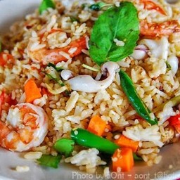 ข้าวผัดรวมทะเล