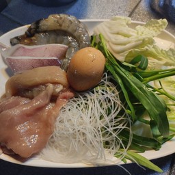 สุกี้ตามสั่ง 4 อย่าง(ไม่รวมหอย)