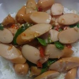 ูข้าวกะเพราใส่กรอกหมูสับ