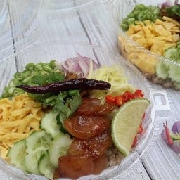 ข้าวคลุกกะปิ & ตามสั่ง ดีพร้อม
