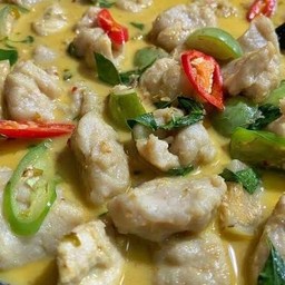 แกงเขียวหวานลูกชิ้นปลากราย