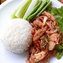 ข้าวไก่ย่างน้ำตก