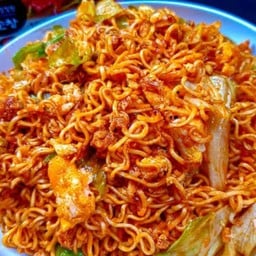 มาม่าเกาหลีผัดใส่ปูอัด