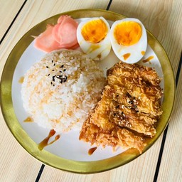 ข้าวหน้าหมูทงคัตสึ + ไข่ยางมะตูม