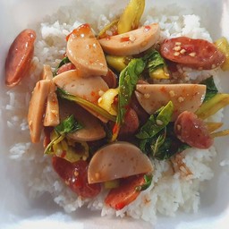 ข้าวกระเพรากุนเชียง+หมูยอ