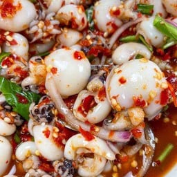 ยำคอเอ็นปลาหมึก