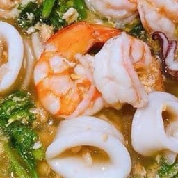 ราดหน้ายอดผัก ผัดซีอิ๊วรสเด็ด ข้าวมันไก่  ข้าวผัดปู สุกี้ สาขาพหลโยธิน52
