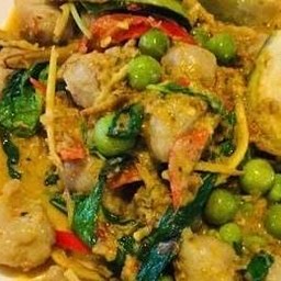 ผัดเผ็ดลูกชิ้นปลากราย (ผัดแห้งเป็นกับข้่าว)