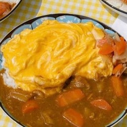 ข้าวแกงกะหรี่+ไข่ข้น2ฟอง