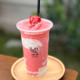 สตอเบอร์รี่สมูตตี้โยเกิร์ต