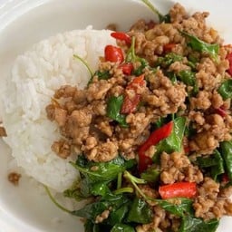 กระเพราหมูสับ