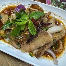 น้ำตกหมู
