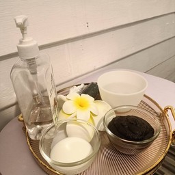 เซ็ทนี้สำหรับทำสปาระเบิดขี้ไคลเป็นกากกาแฟและนวดด้วยน้ำมันมะพร้าวสกัดเย็นค่ะ หอมม