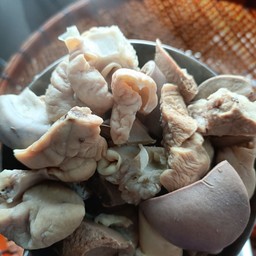 ต้มแซ่บเครื่องในหมู