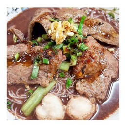 ก๋วยเตี๋ยวน้ำตกหมู