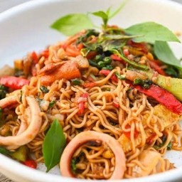 มาม่าผัดฉ่าทะเล