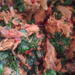 ผัดเผ็ดใบยี่หร่า