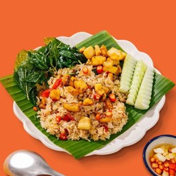 ข้าวผัดกะเพราคลุกกากหมู  -  Fried Rice With Basil And Crispy Pork Rinds