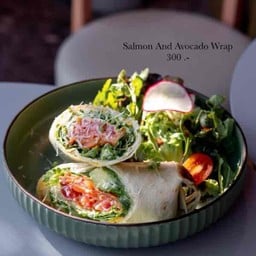 Salmon And Avocado Wrap - แรปแซลม่อน