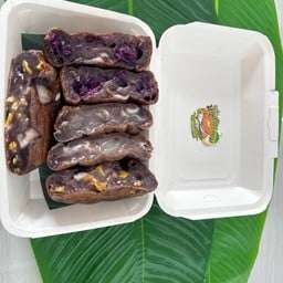 บ้าบิ่นมะพร้าวอ่อน/ทองม้วนสด ร้านปภาดาของฝาก ร้านปภาดาของฝาก ปั๊ม ปตท.บ้านเลียบกบินทร์บุรี