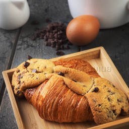 Almond Crookie Croissant