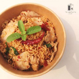 มาม่าผัดกระเพราพริกแห้งโบราณ