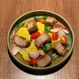 ยำหมูกรอบ