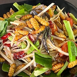 ส้มตำปลาร้าใ่ส่ดักแด้