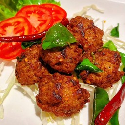 ลาบหมูทอด