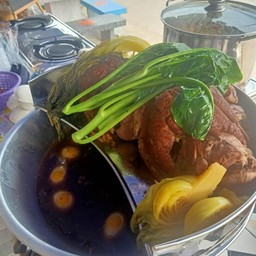 ขาหมูพะโล้ (กับข้าว)