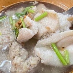 ข้าวต้มปลา-หมูแซว