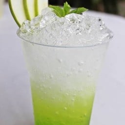 แอปเปิ้ลเขียว โซดา 16oz