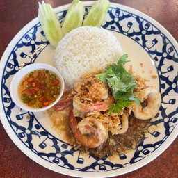 ข้าวกุ้ง+ปลาหมึก กระเทียม