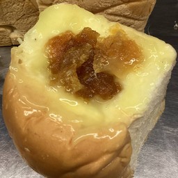 ปังนึ่งไส้ทะลัก แยมสัปรด